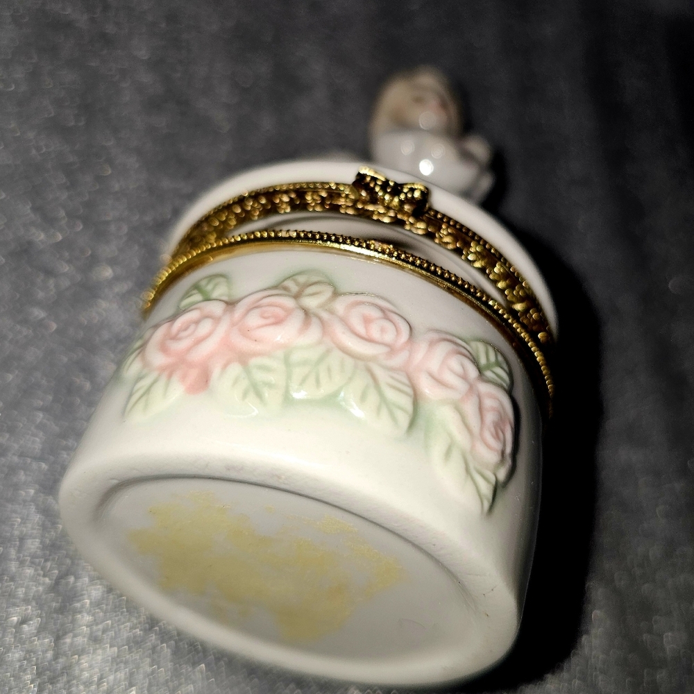 **SOLD**Porcelain Angel Collectable Vintage Trinket Box
